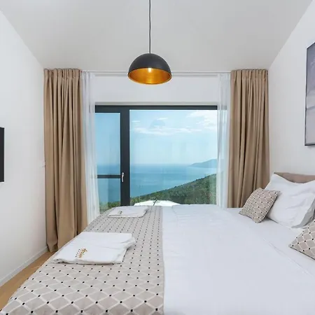 Atrium With Heated Pool, Sea View, Jacuzzi, Gym And Sauna Villa *