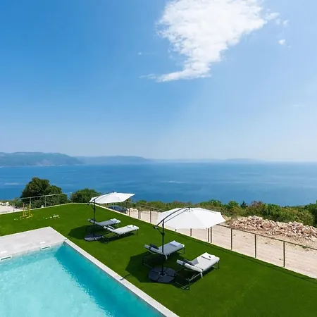 Villa Atrium With Heated Pool, Sea View, Jacuzzi, Gym And Sauna Labin (Istria)