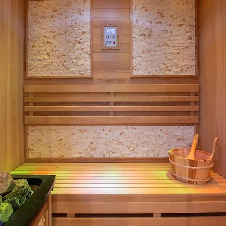 Atrium With Heated Pool, Sea View, Jacuzzi, Gym And Sauna * Labin (Istria)