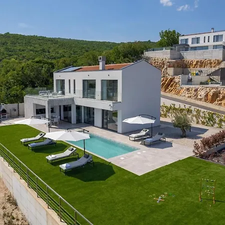 Villa Atrium With Heated Pool, Sea View, Jacuzzi, Gym And Sauna Labin (Istria)