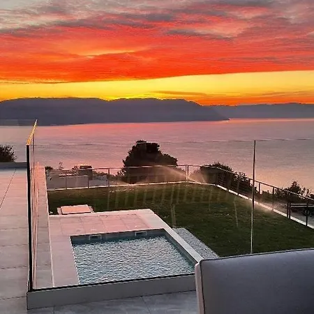 Villa Atrium With Heated Pool, Sea View, Jacuzzi, Gym And Sauna