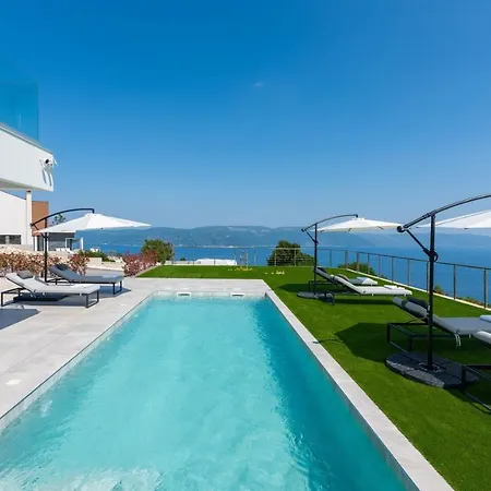 Atrium With Heated Pool, Sea View, Jacuzzi, Gym And Sauna Villa *
