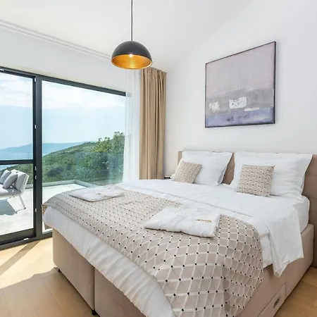 Atrium With Heated Pool, Sea View, Jacuzzi, Gym And Sauna Villa *