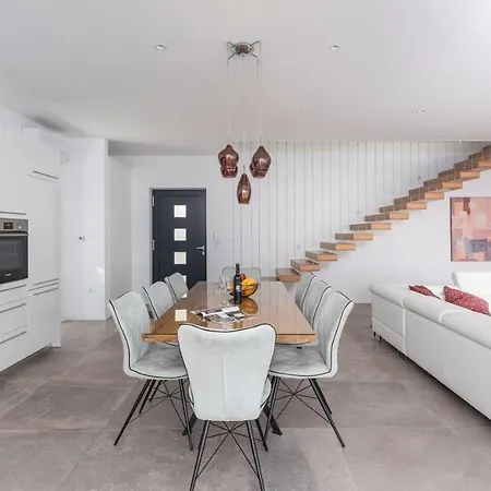 וילה Atrium With Heated Pool, Sea View, Jacuzzi, Gym And Sauna