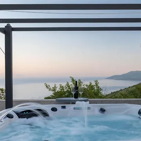 Atrium With Heated Pool, Sea View, Jacuzzi, Gym And Sauna *