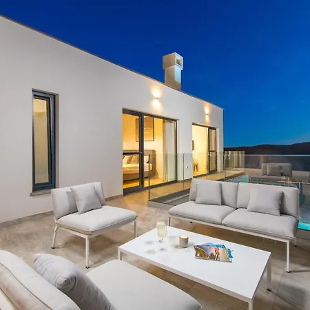 Villa Atrium With Heated Pool, Sea View, Jacuzzi, Gym And Sauna